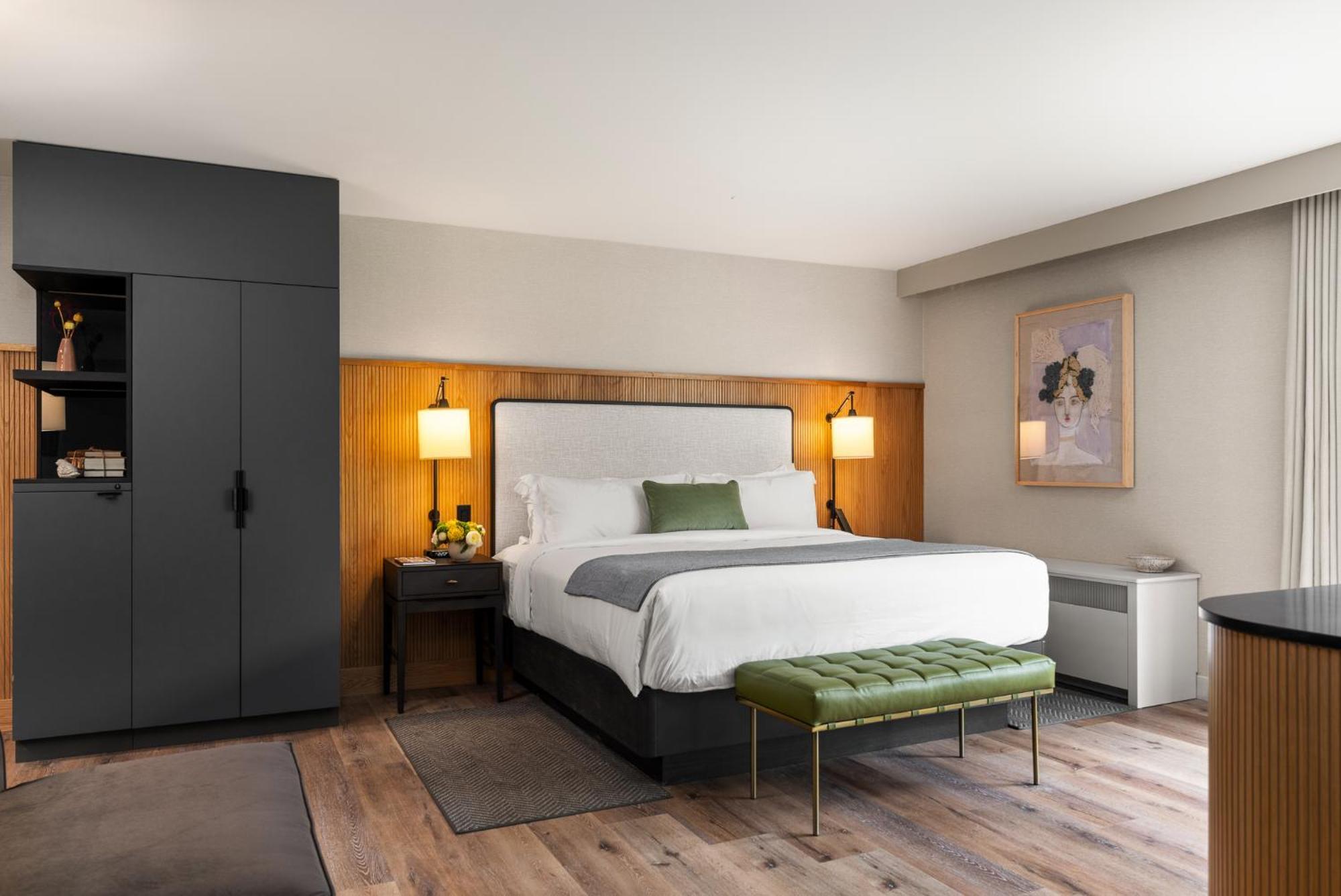 The Watershed Norwalk Hotell Exteriör bild