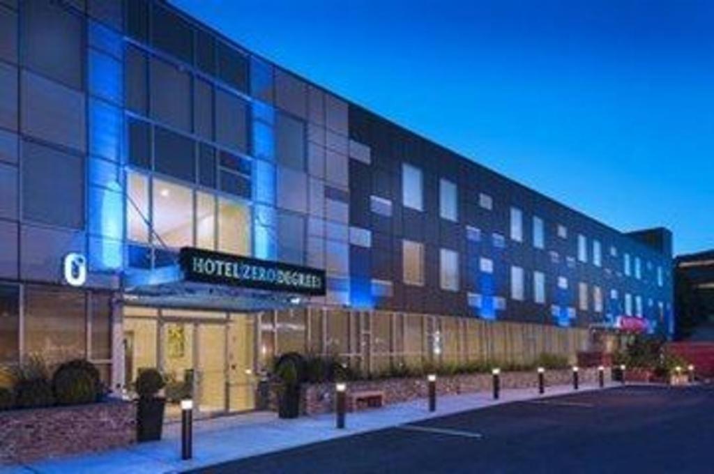 The Watershed Norwalk Hotell Exteriör bild
