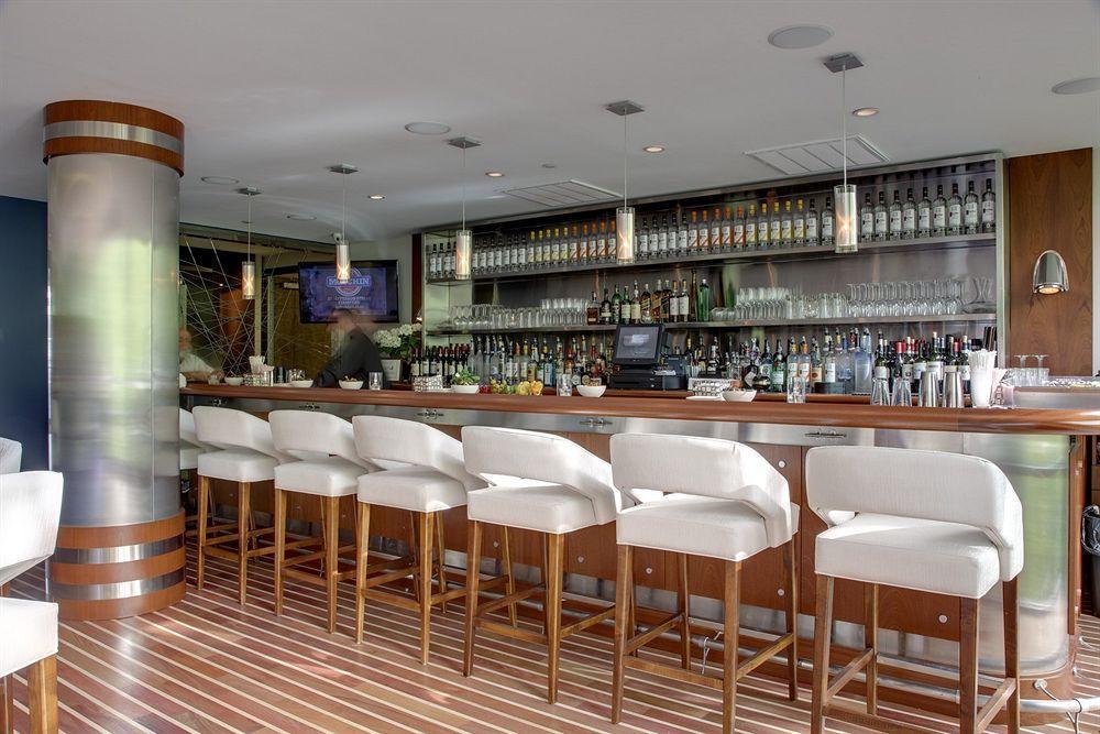 The Watershed Norwalk Hotell Exteriör bild